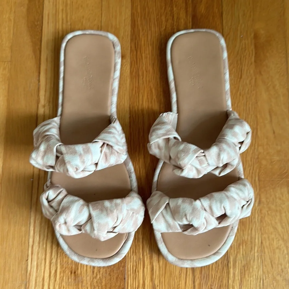 Universal Thread Slide Sandals - Picture 2 of 3